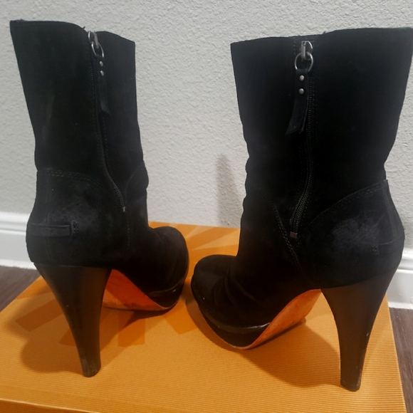 UGG High Heel Suede Boots - Picture 3 of 3